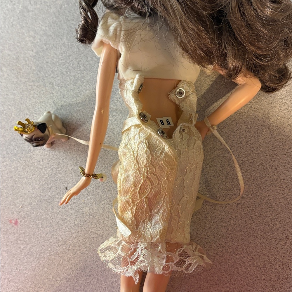 Vintage Barbie - Picture 2 of 2